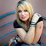 Ednita Nazario